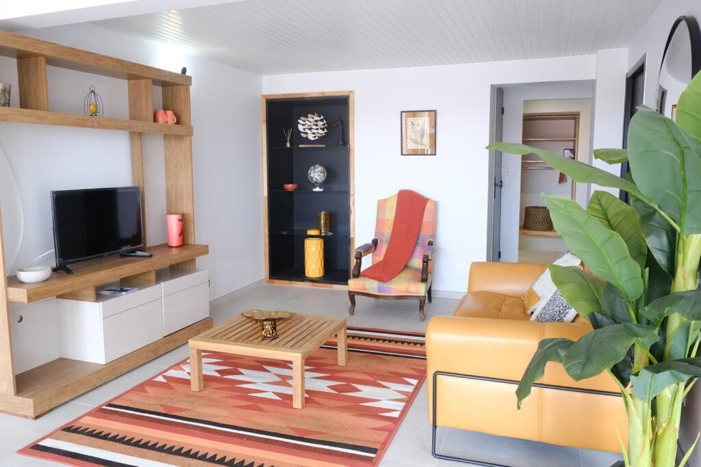Ebene Apartment Сен-Лу Екстериор снимка